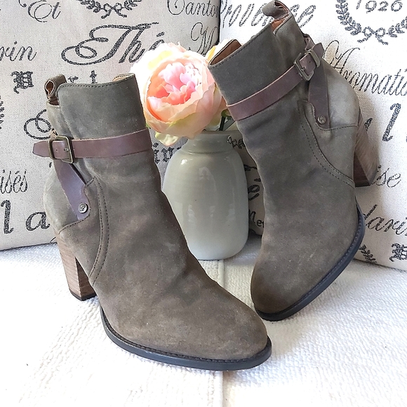 Ivanka Trump Shoes - Ivanka Trump suede leather ankle boots heeled green 3"